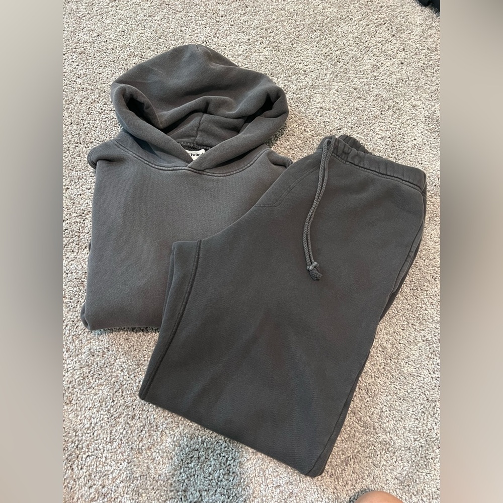 Elwood clothing set